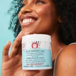 First Aid Beauty Facial Radiance Pads (60 Pads) -Wellagy Store 11054489 1894887845667051