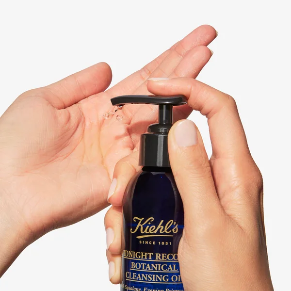 Kiehl's Midnight Recovery Botanical Cleansing Oil (Various Sizes) 5 Kiehl's Midnight Recovery Botanical Cleansing Oil (Various Sizes) - Image 3